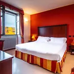 Lauri Hotel 3*