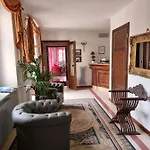 Lauri Hotel 3*