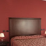 Lauri Hotel Neive