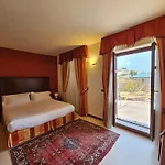 Hotel Lauri Neive