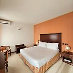 Lauri Hotel Neive
