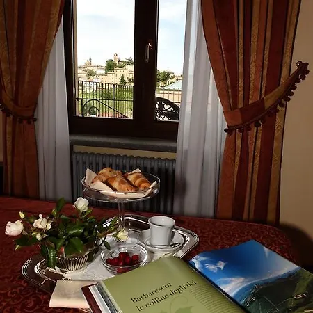 Lauri Hotel 3*