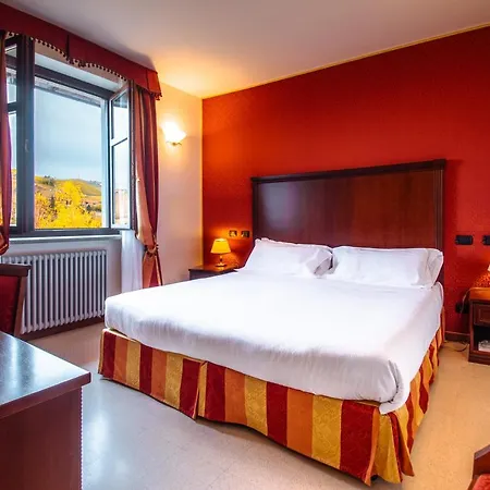 Lauri Hotel 3*