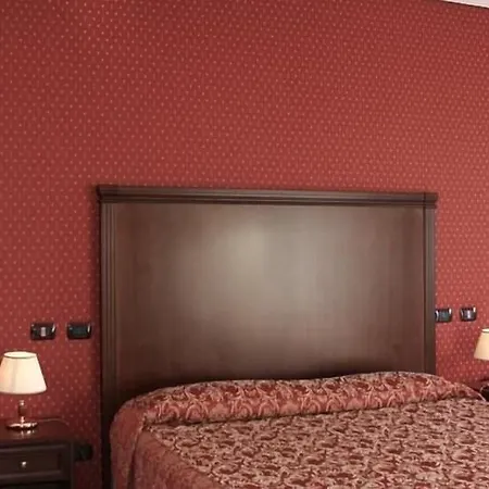Lauri Hotel Neive