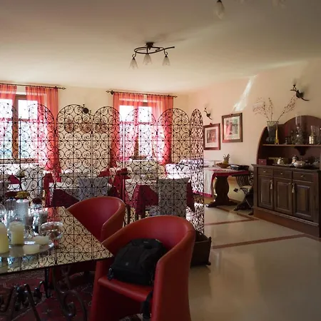 Lauri Hotel Neive